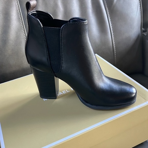 Michael Kors black boots brand new!!! - Picture 3 of 3